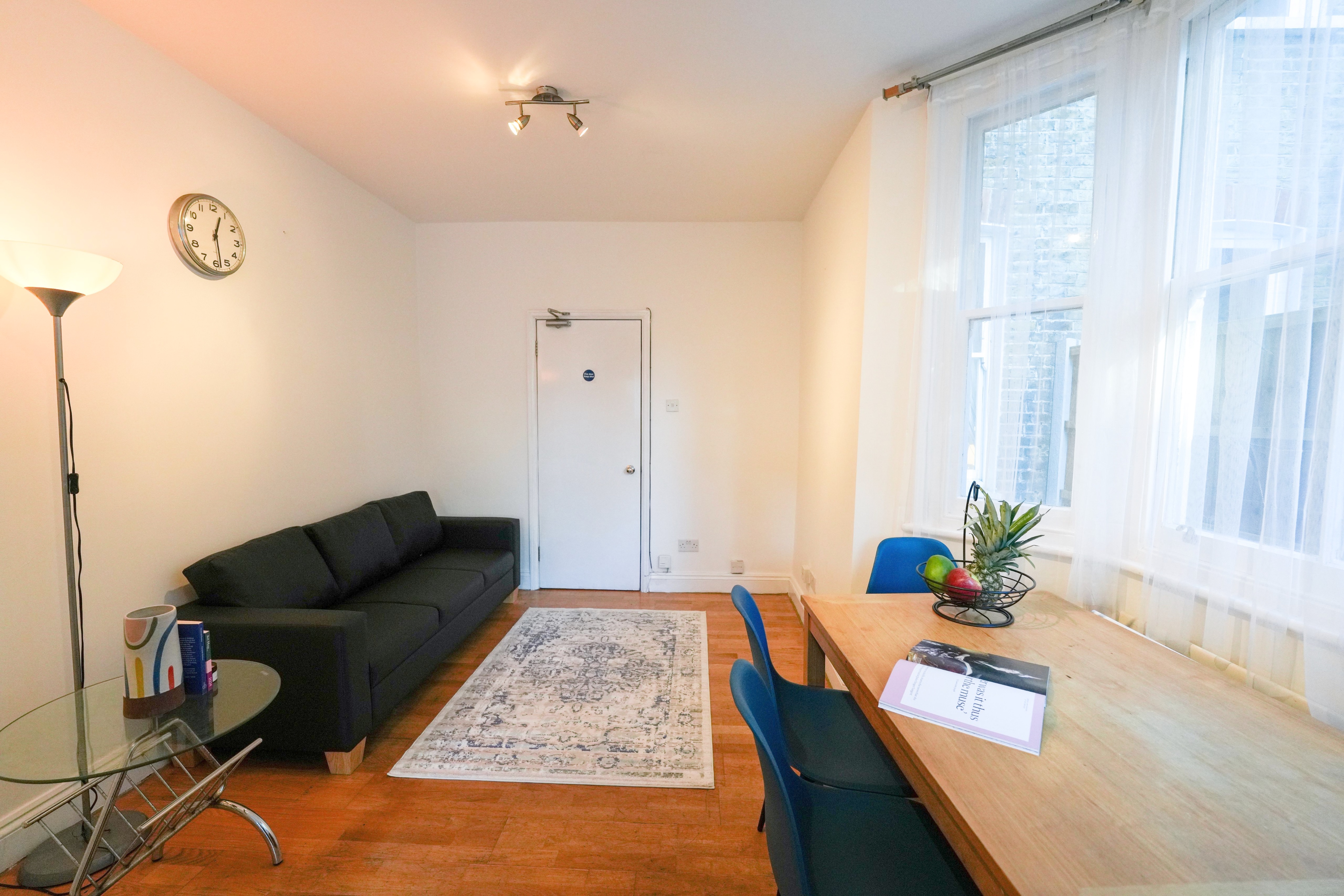 Bright Double Room in Victorian House / Canada Water